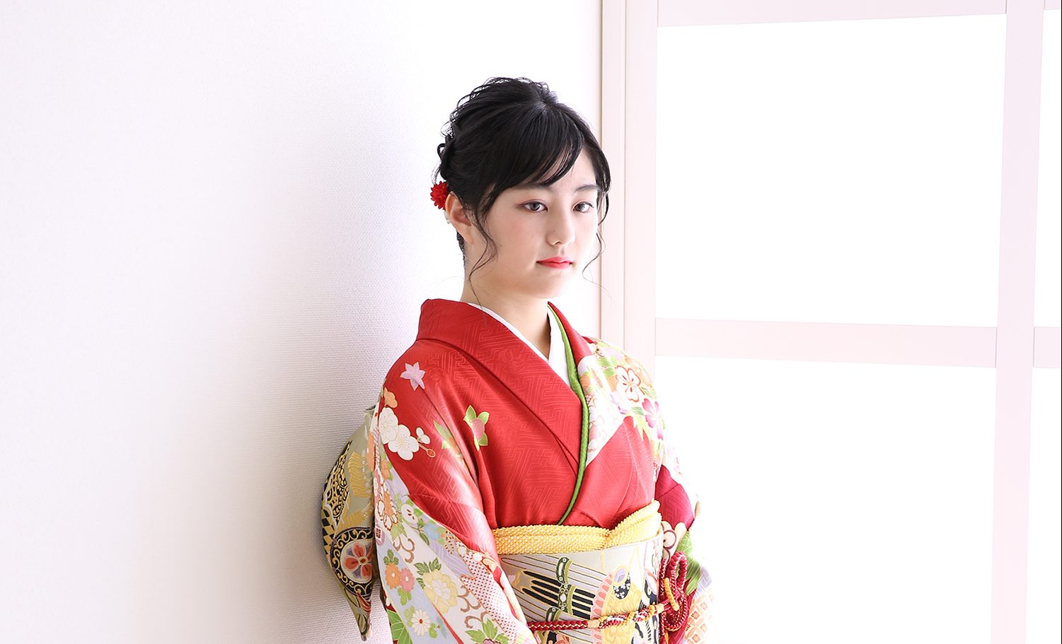 成人式振袖王道の赤 仕立て上り豪華振袖　超美品　帯・小物でイメージチェンジ 上質正絹 赤紅 花車 鴛鴦 おしどり 金銀彩 豪華 成人式 振袖