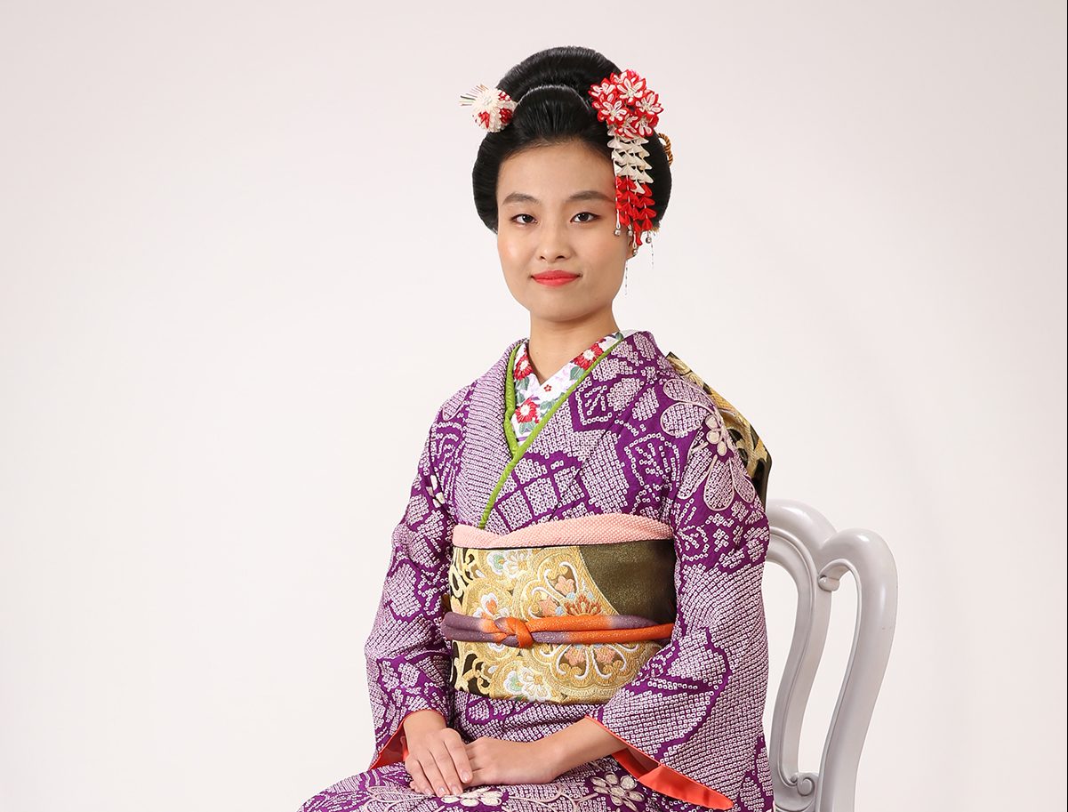 日本髪🎀で成人式の記念撮影✨ご持参振袖(*´ω｀*)｜成城こそでや