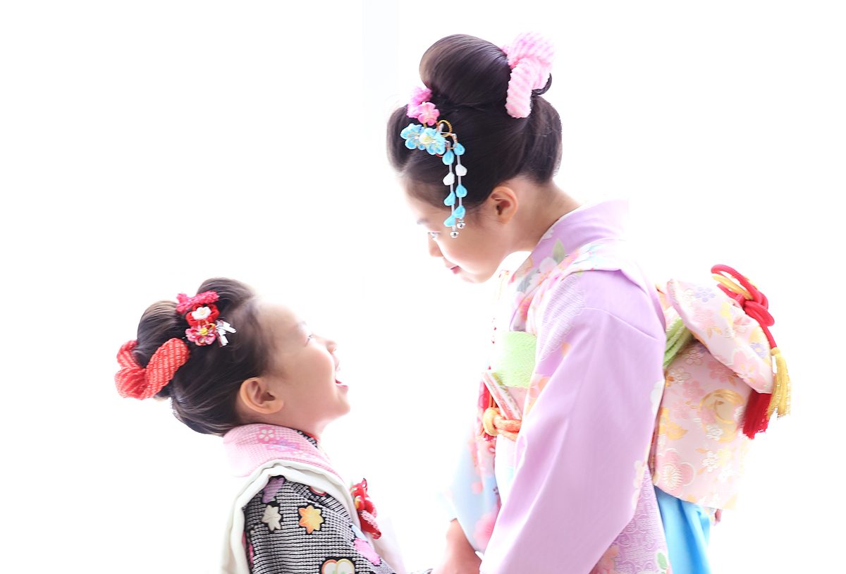 お姉ちゃんと一緒に着物を着て七五三のお祝い！3歳様(*´ω｀*)｜成城