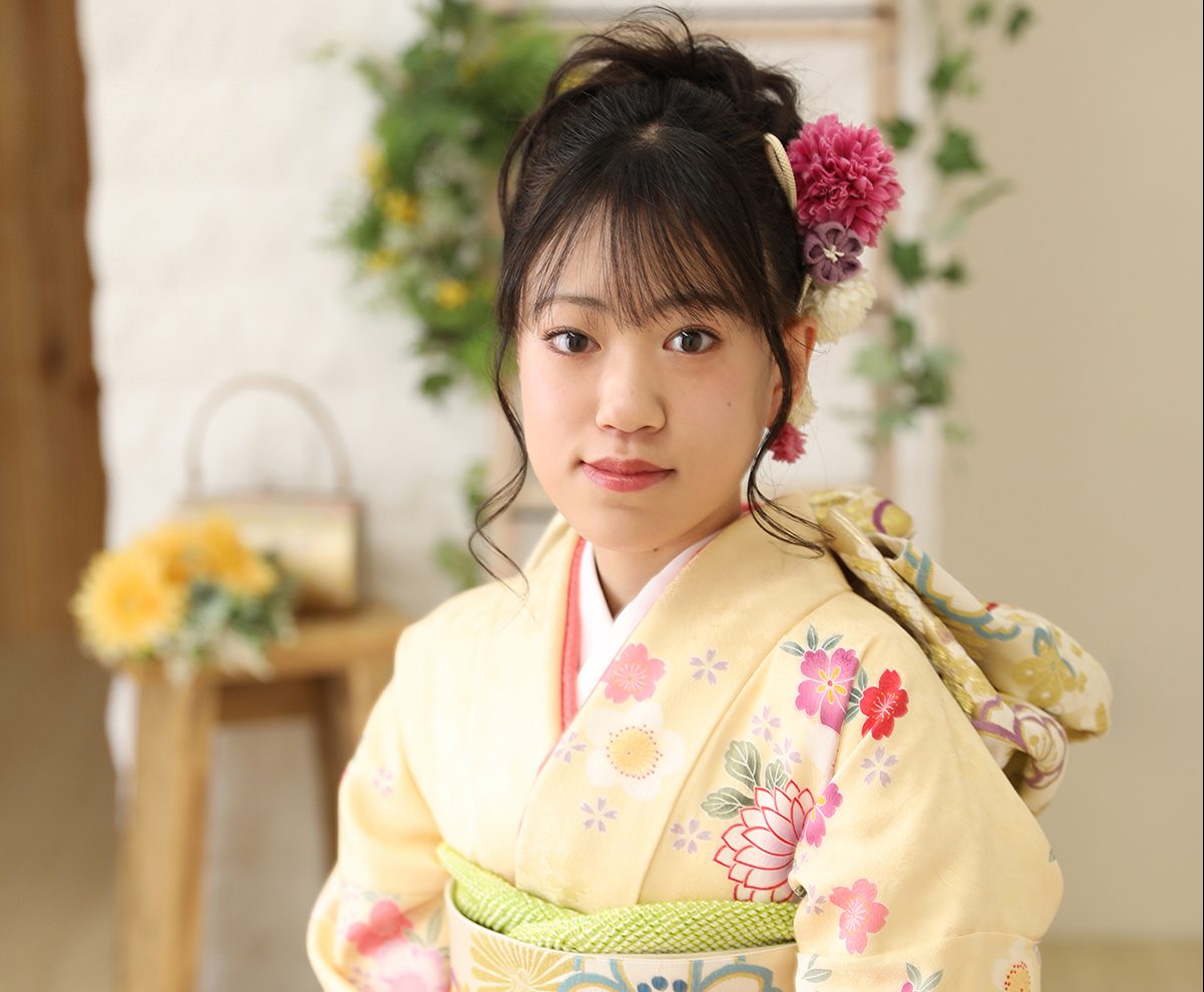 黄色の振袖で写真だけの成人式プランを！｜成城こそでや