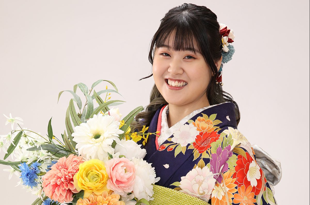 紺色の振袖で華やか🌸成人式の前撮り撮影✨｜成城こそでや｜スタッフブログ